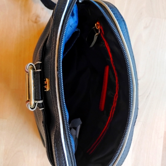 Tommy Hilfiger Navy Crossbody Bag - Picture 8 of 8